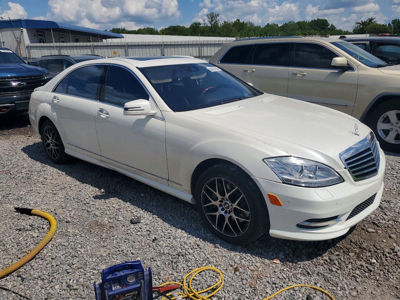 2010 Mercedes-Benz S 550 4Matic - Фото 4
