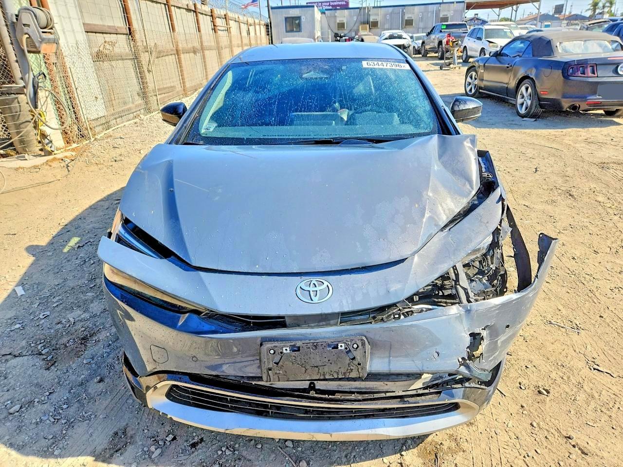 2025 Toyota Prius Plug-In Hybrid Xse - Фото 5