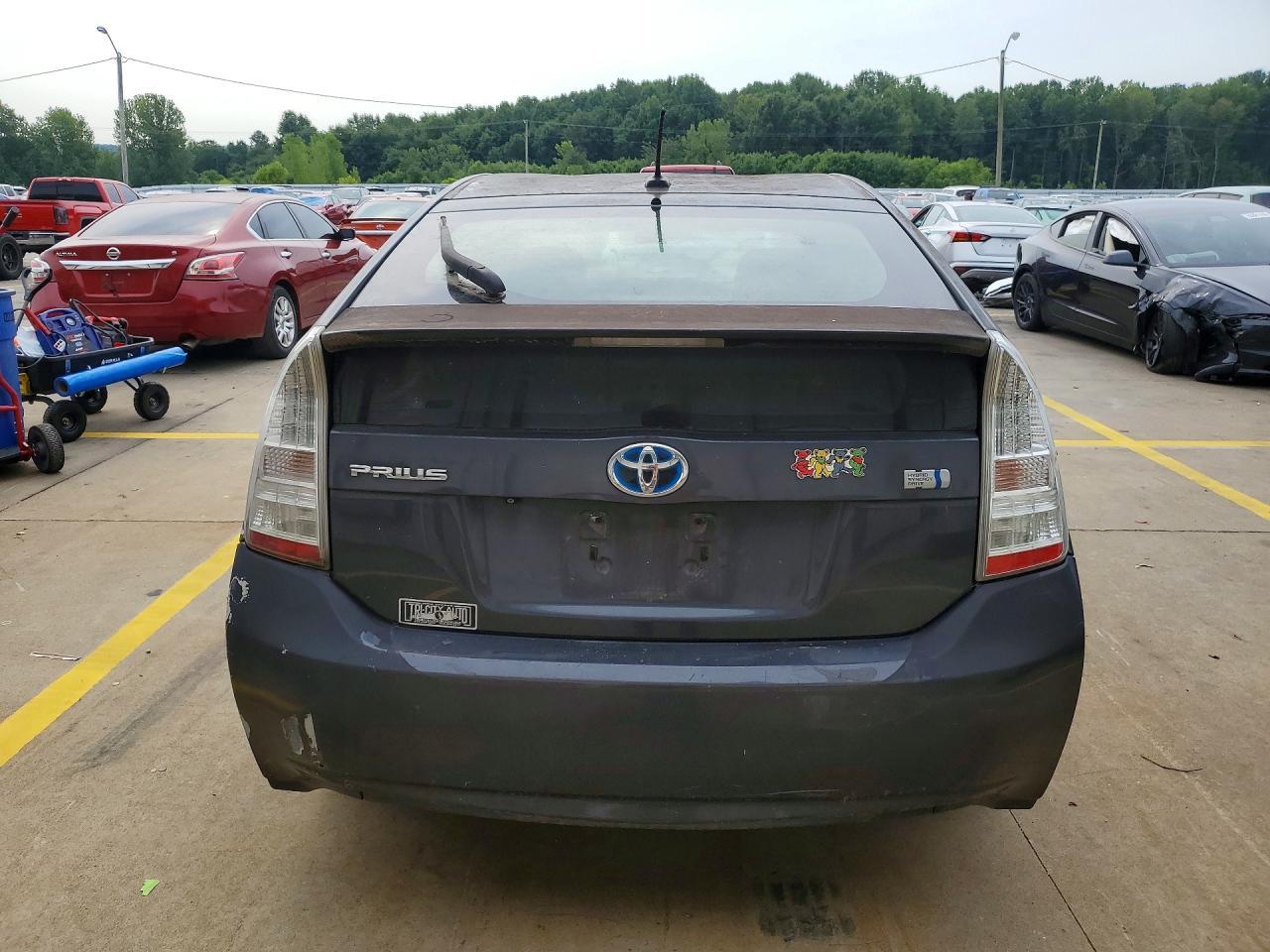 2011 Toyota Prius Three - Фото 6