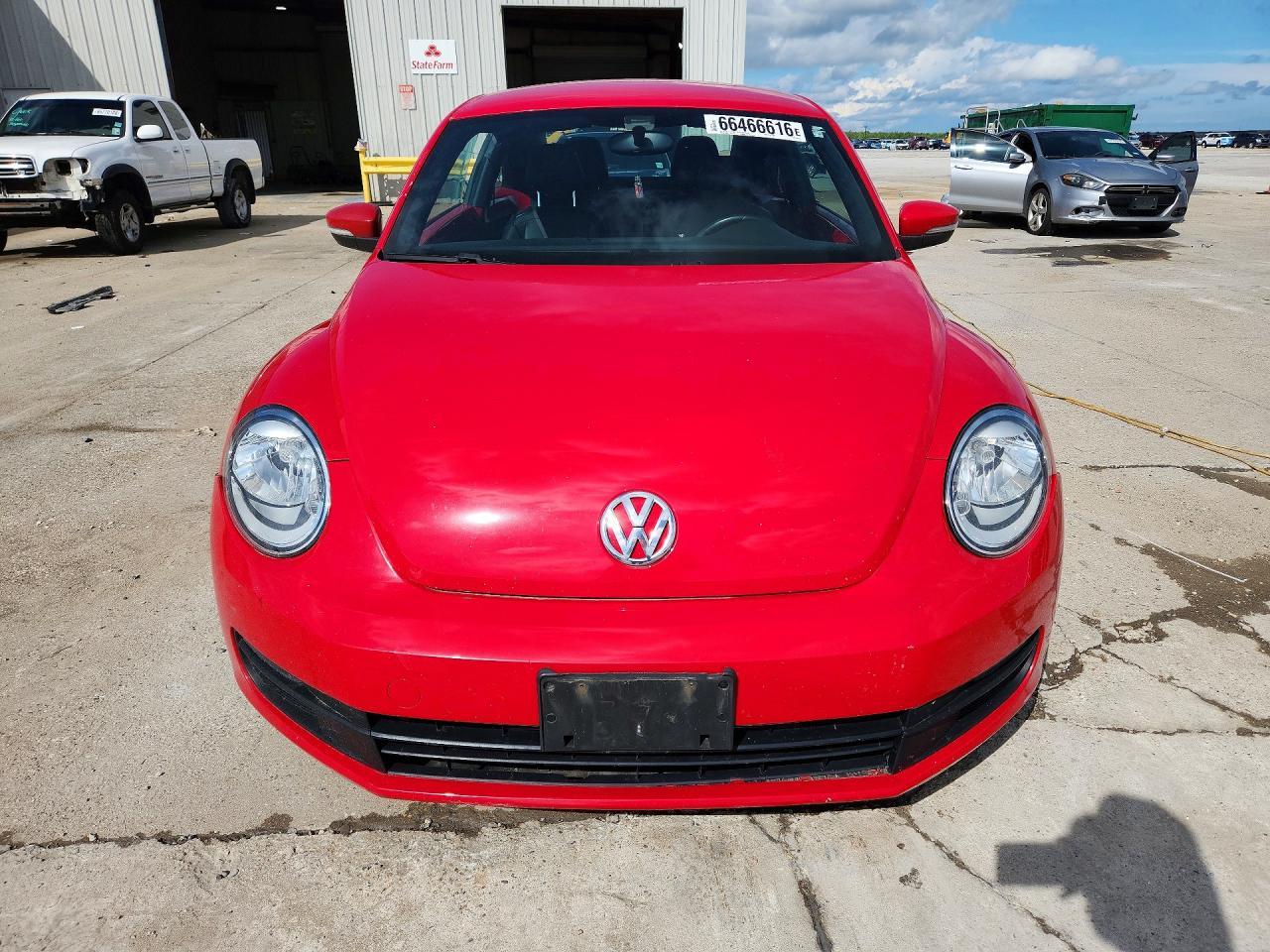 2012 Volkswagen Beetle - Image 5
