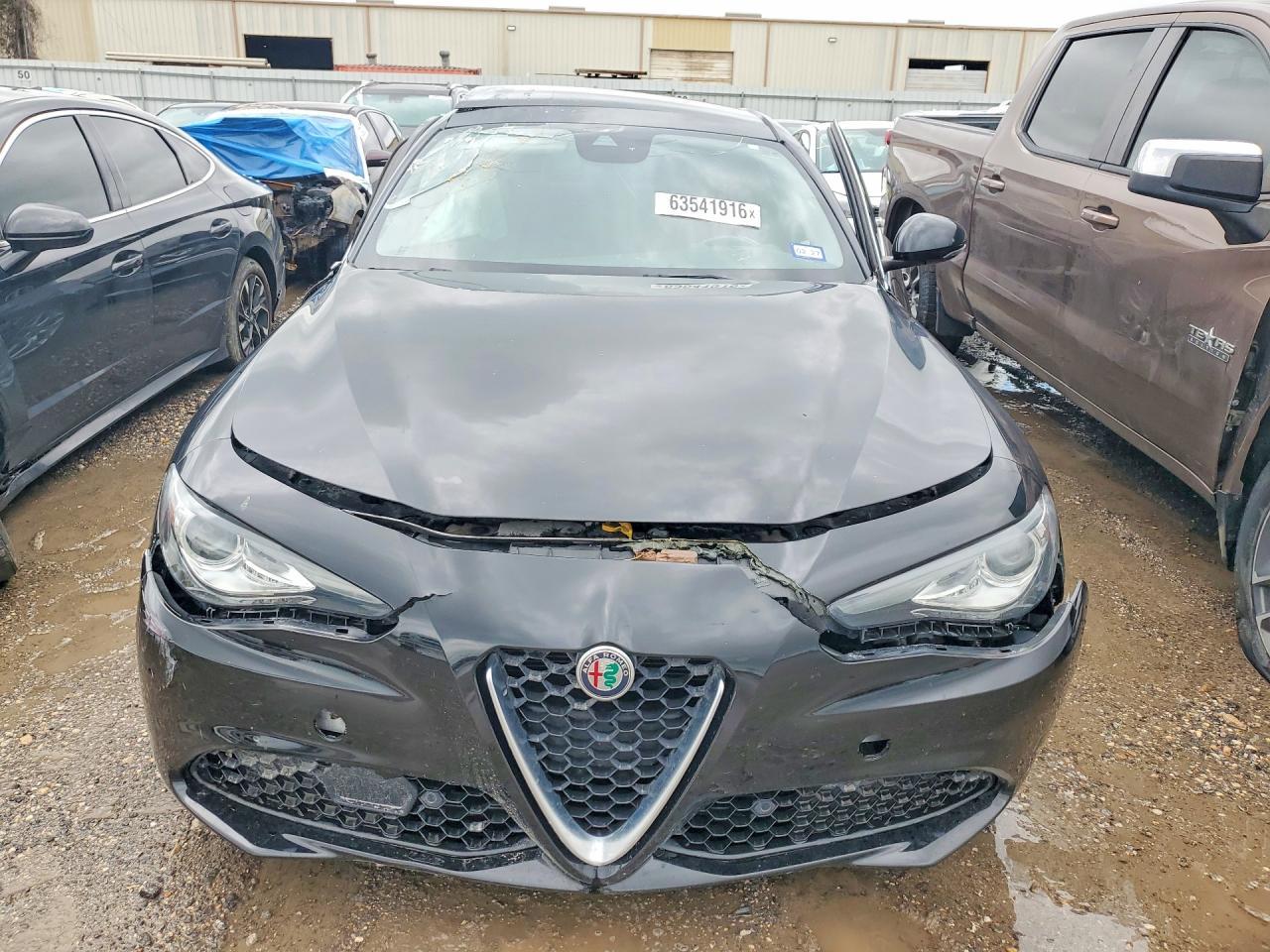 2020 Alfa Romeo Giulia Ti - Фото 5