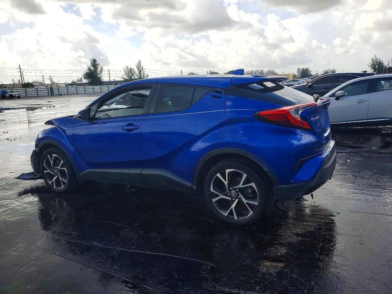 2019 Toyota C-Hr Xle - Image 2