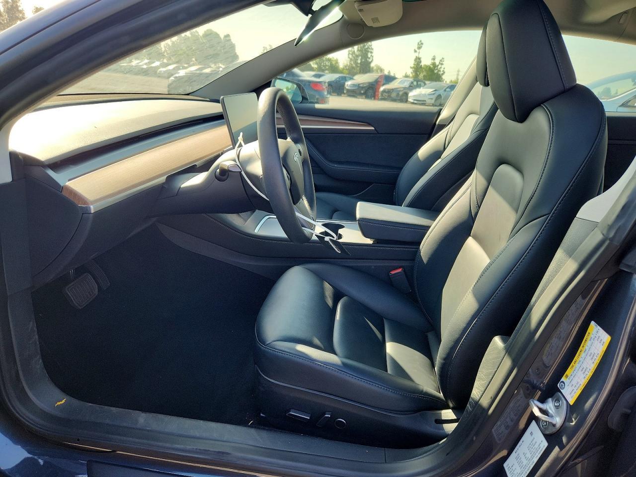 2023 Tesla Model 3 - Image 7