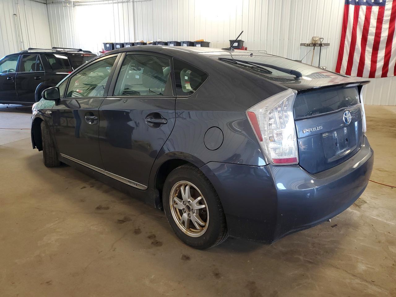 2011 Toyota Prius Three - Фото 2