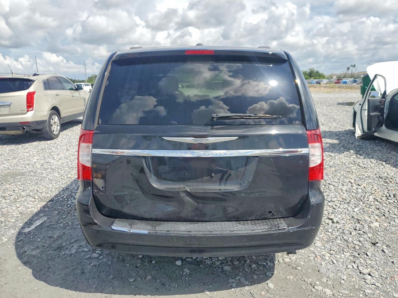 2013 Chrysler Town & Country Touring - Фото 6