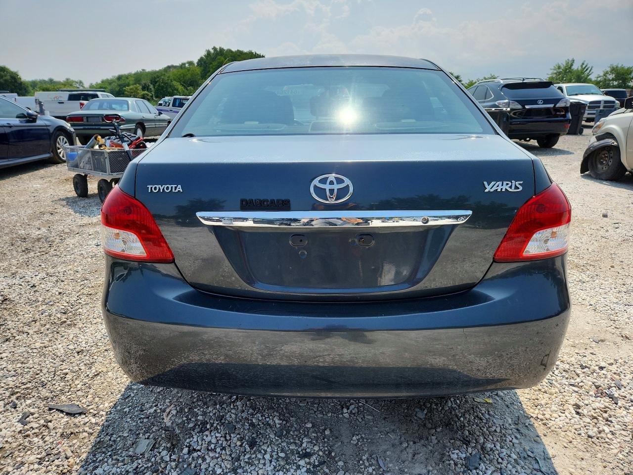 2011 Toyota Yaris Base - Фото 6