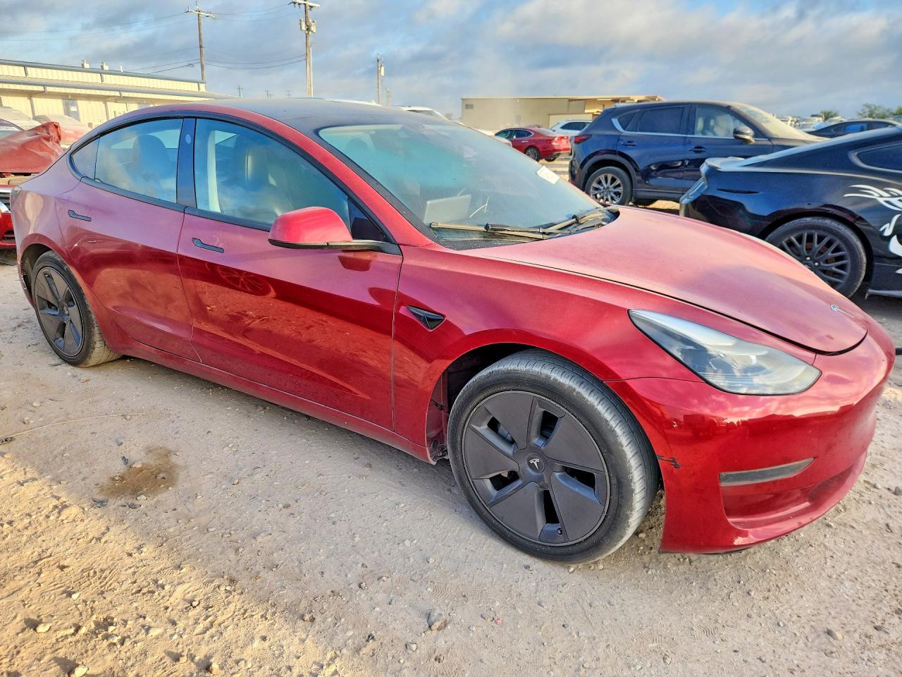 2023 Tesla Model 3 - Фото 4