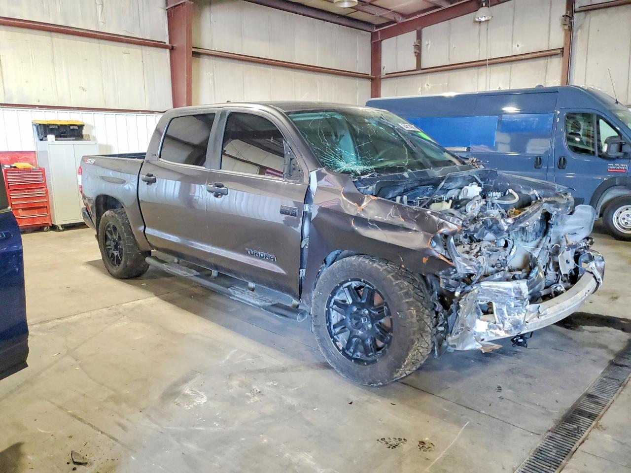 2021 Toyota Tundra Crewmax Sr5 - Фото 4