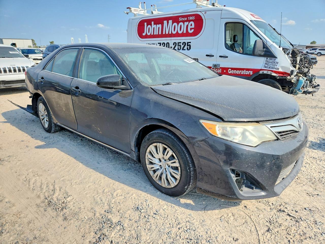 2014 Toyota Camry Le - Фото 4