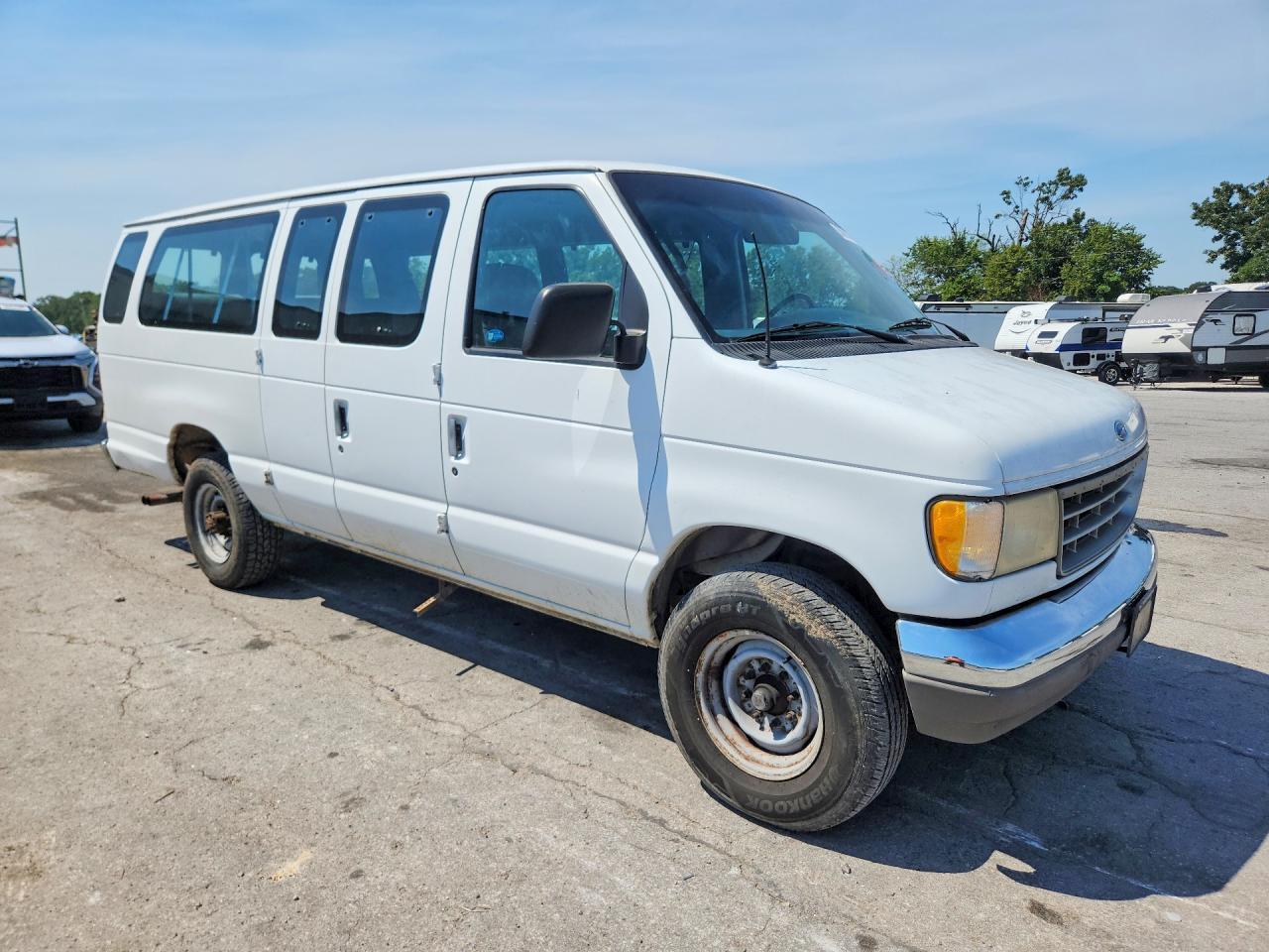 1995 Ford Econoline E350 Super Duty - Image 4