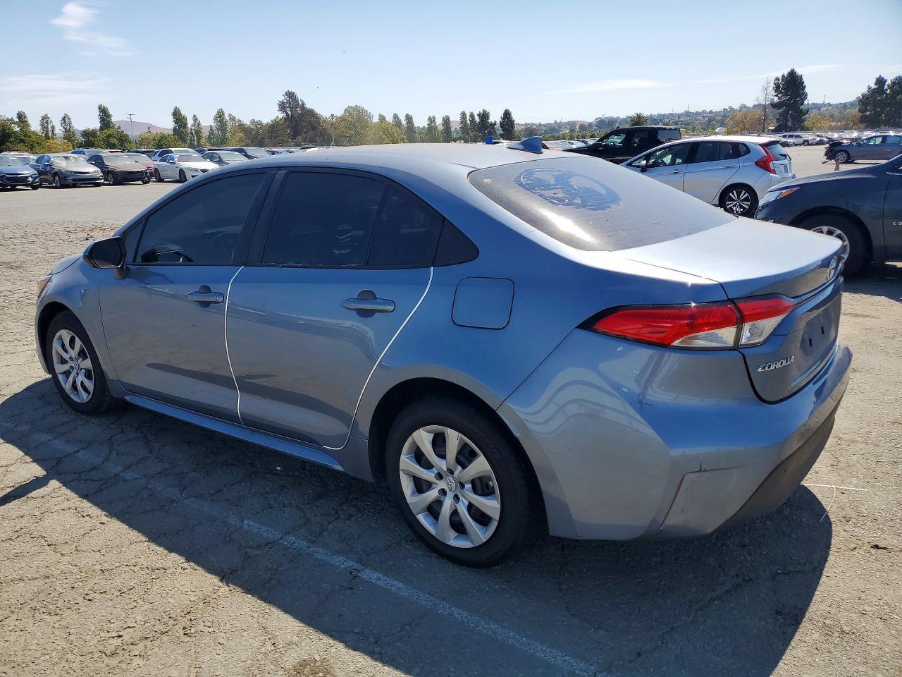 2025 Toyota Corolla Le - Фото 2