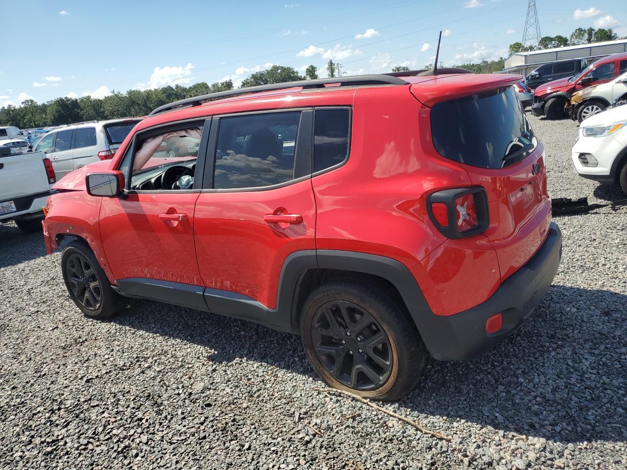 2018 Jeep Renegade Latitude - Image 2