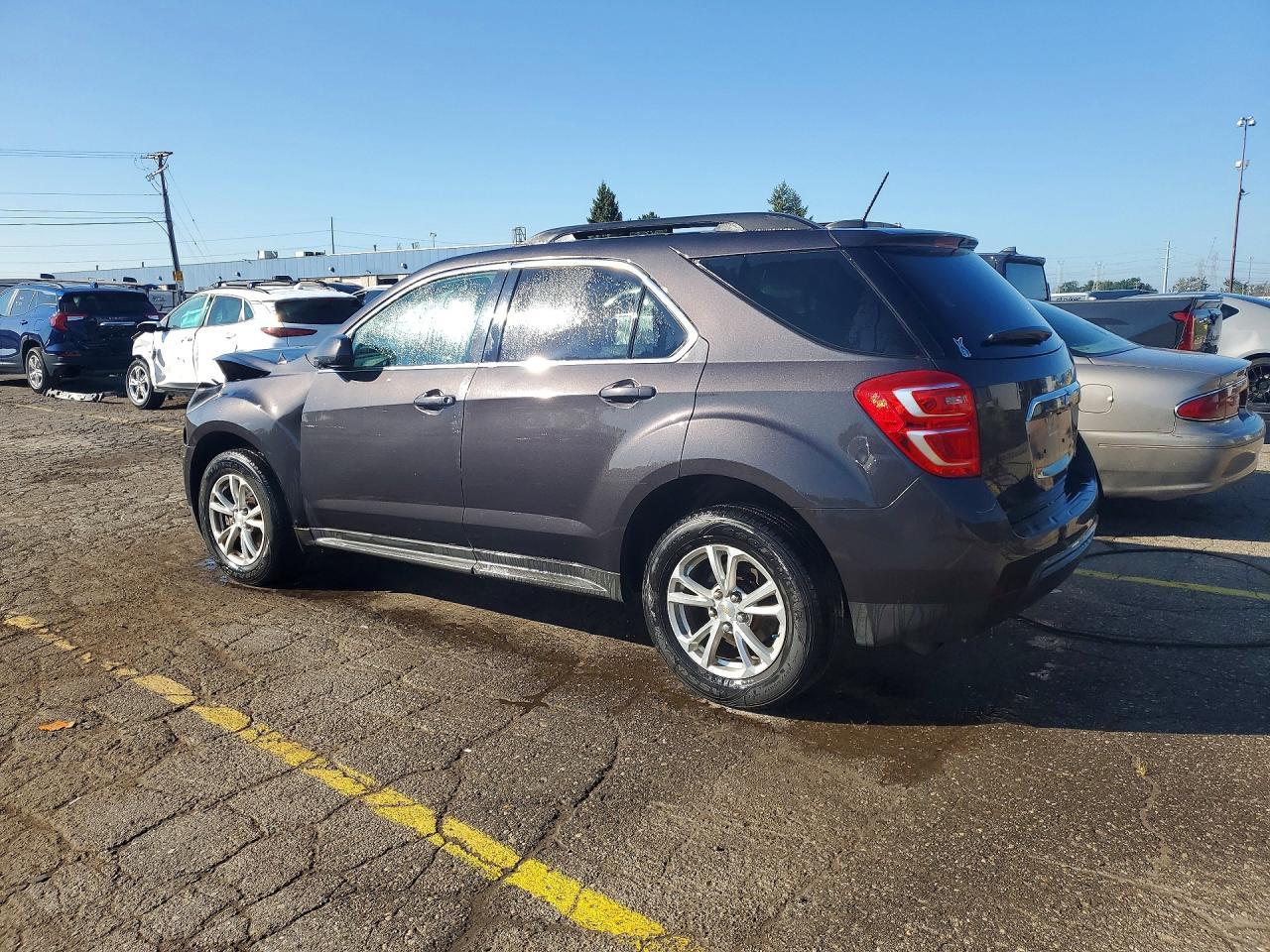 2016 Chevrolet Equinox Lt - Image 2