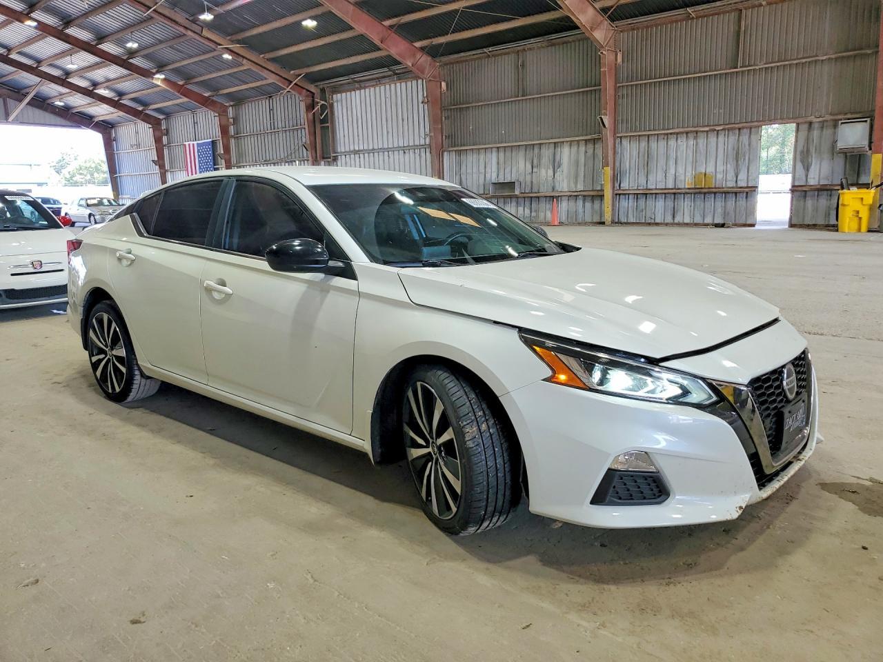 2022 Nissan Altima Sr - Image 4