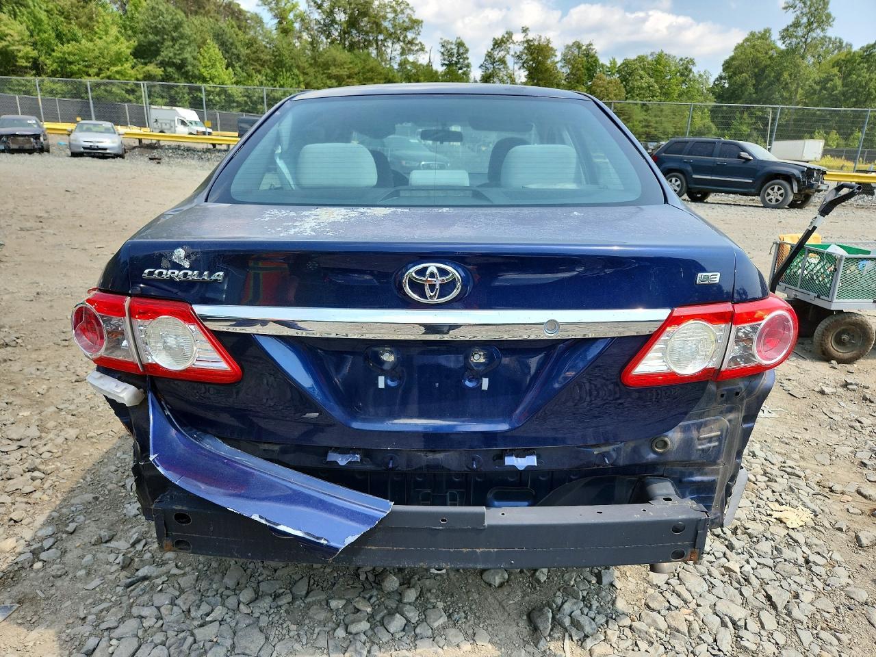 2013 Toyota Corolla Le - Image 6