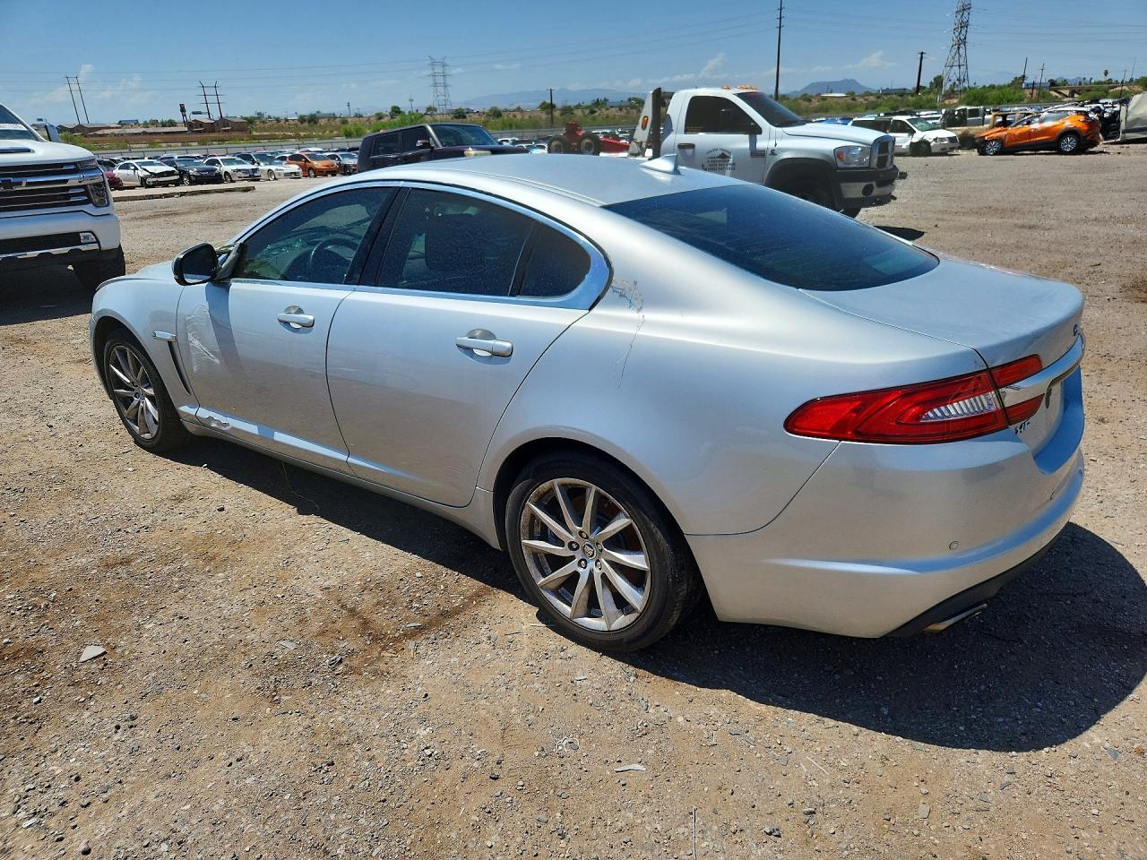 2013 Jaguar Xf - Фото 2