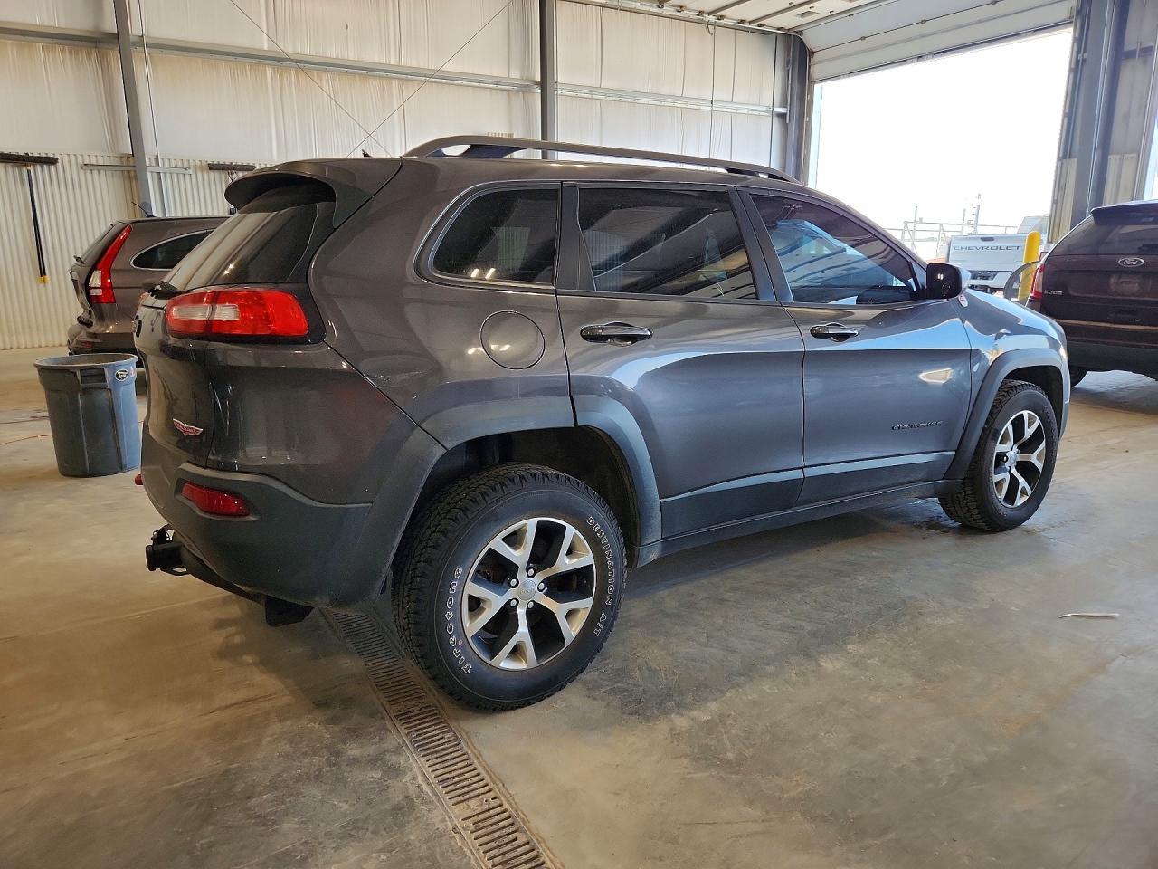 2015 Jeep Cherokee Trailhawk - Image 3