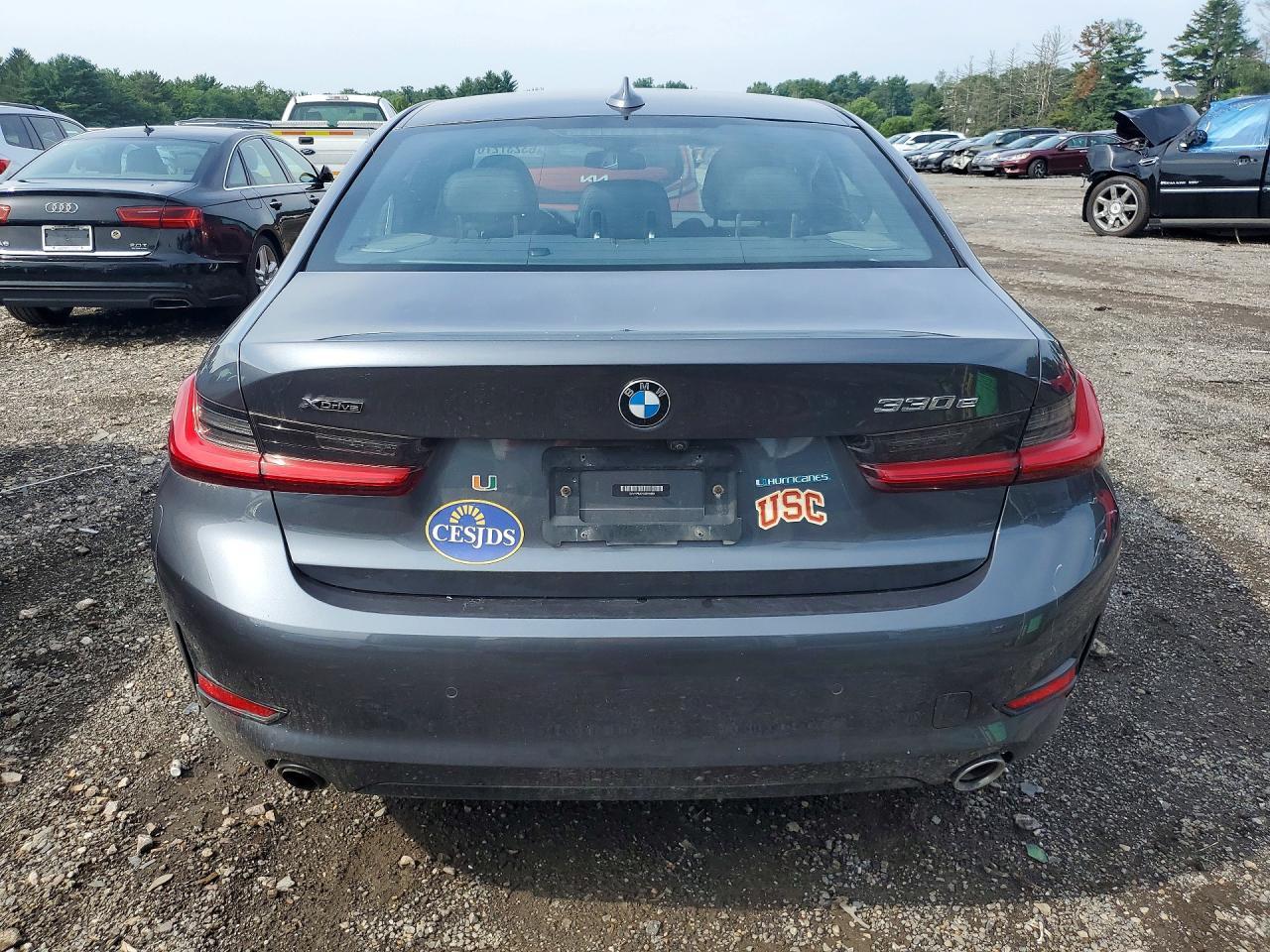 2021 BMW 330Xe - Image 6