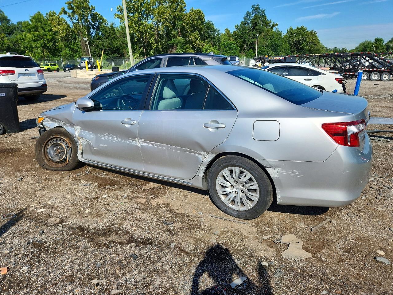 2014 Toyota Camry Le - Image 2