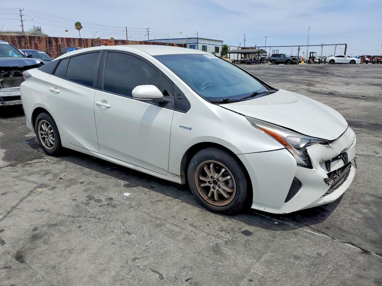 2016 Toyota Prius Two - Фото 4