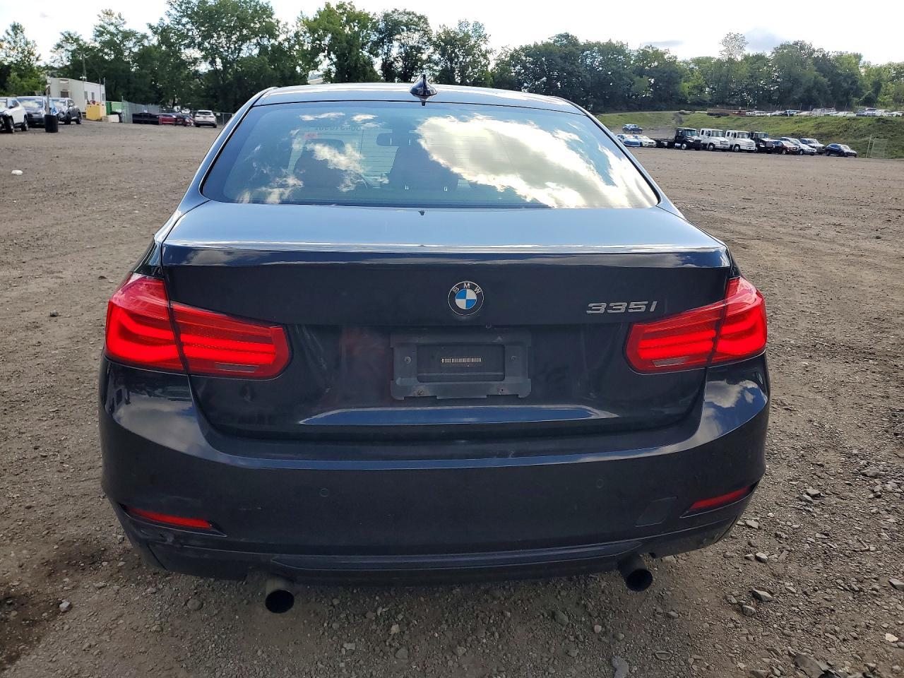 2013 BMW 335 Xi - Image 6