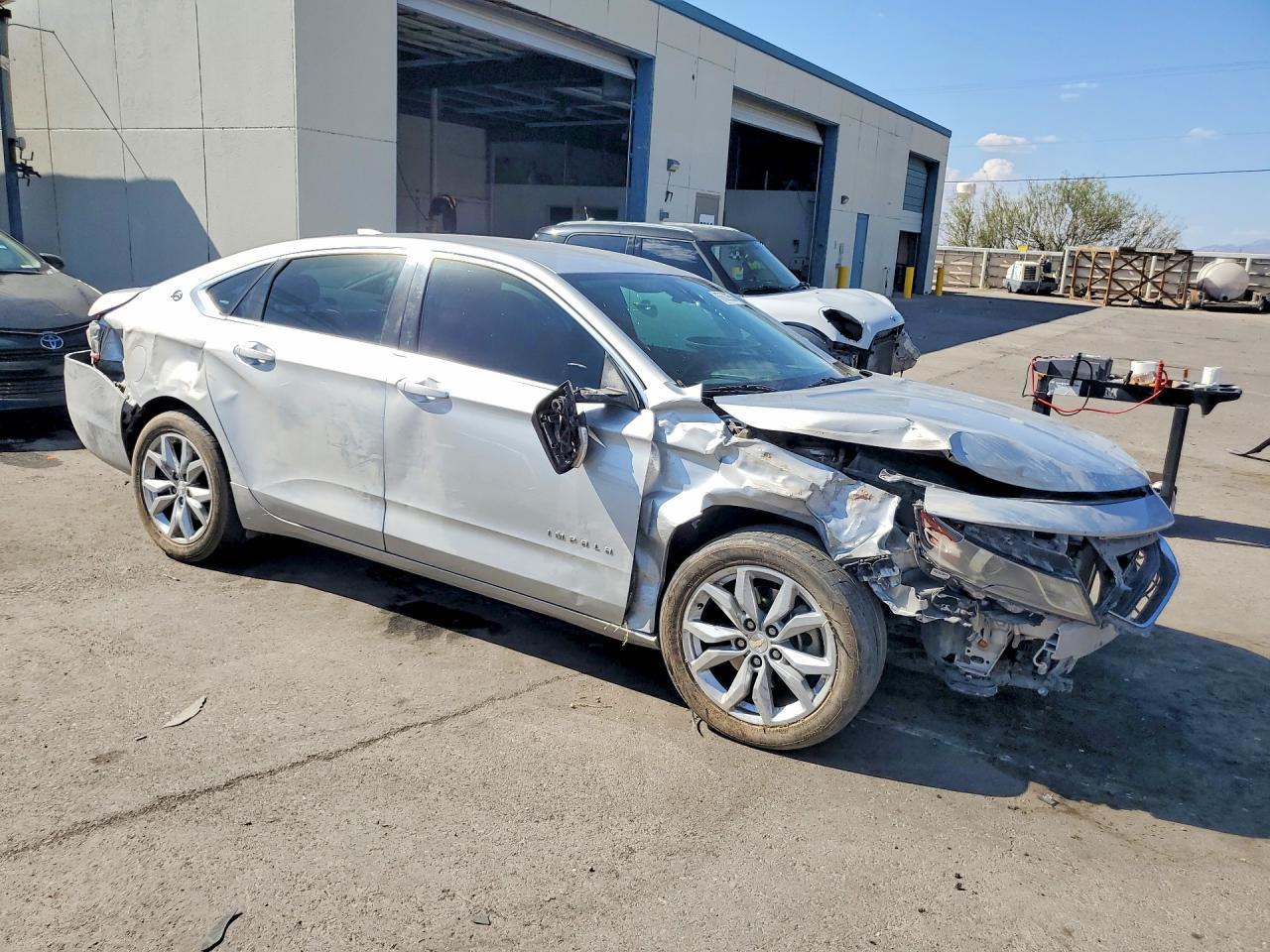 2017 Chevrolet Impala Lt - Image 4