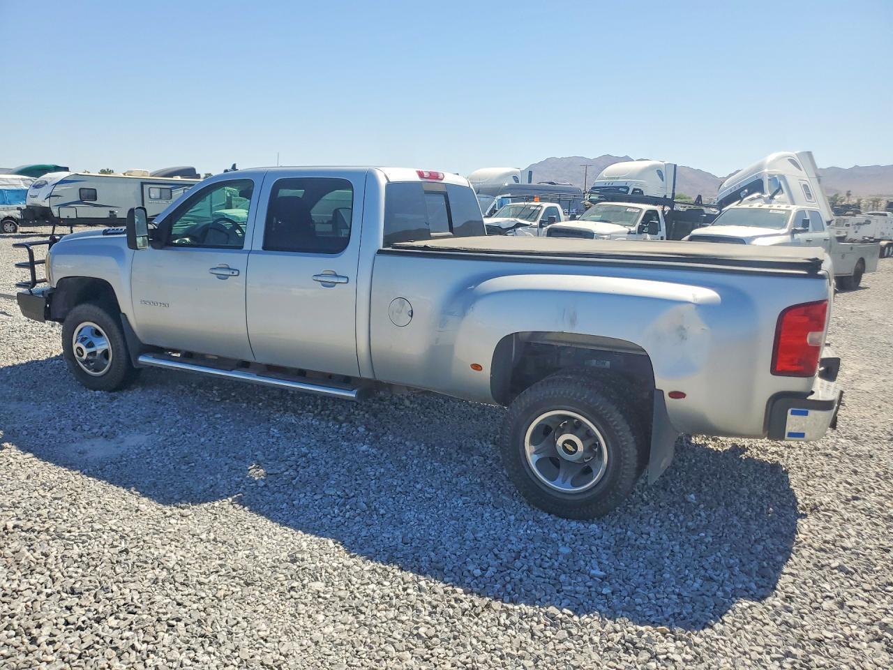2011 Chevrolet Silverado K3500 Ltz - Фото 2