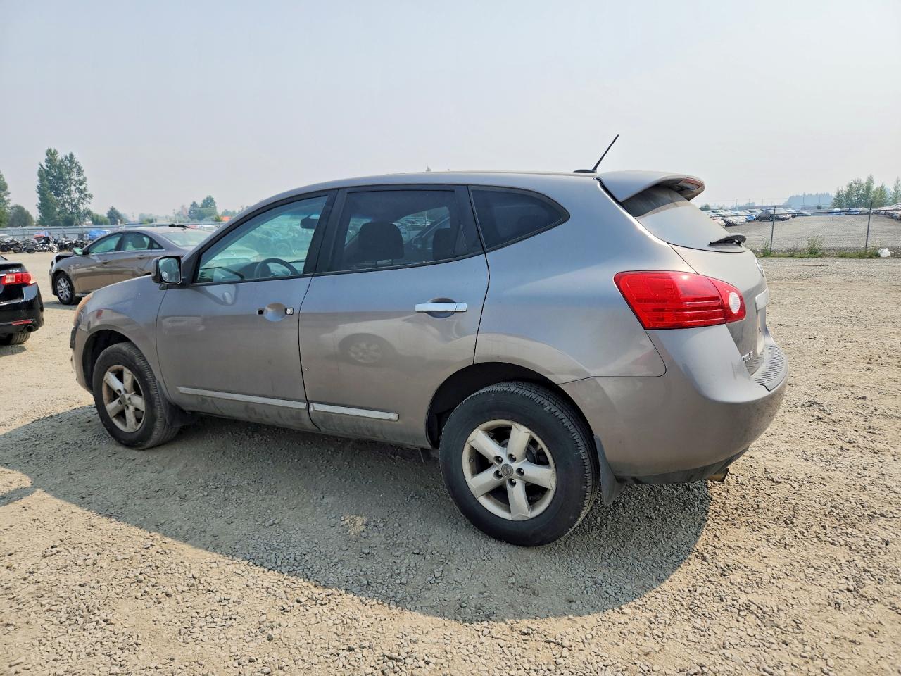 2013 Nissan Rogue S - Image 2