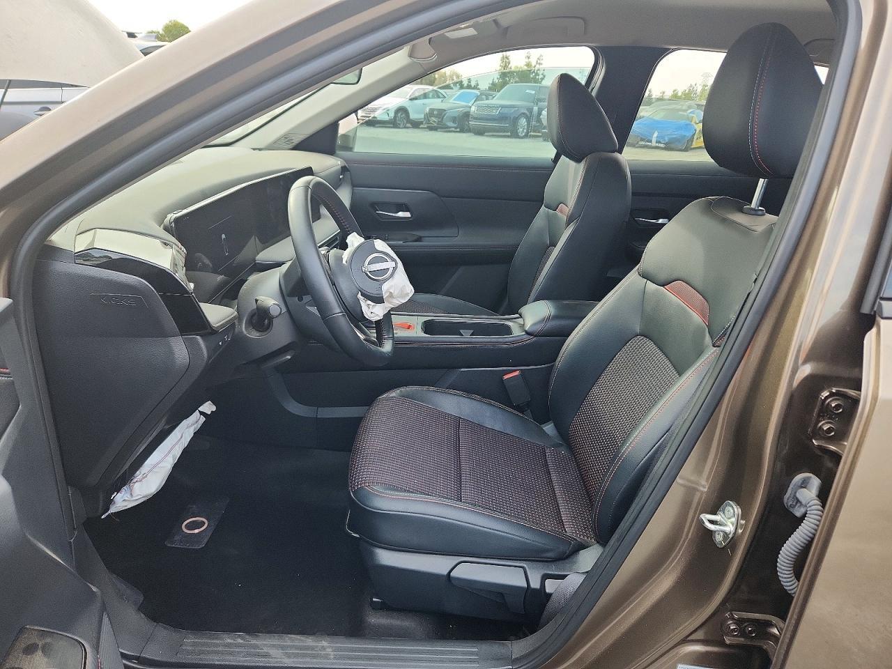 2025 Nissan Kicks Sr - Image 7