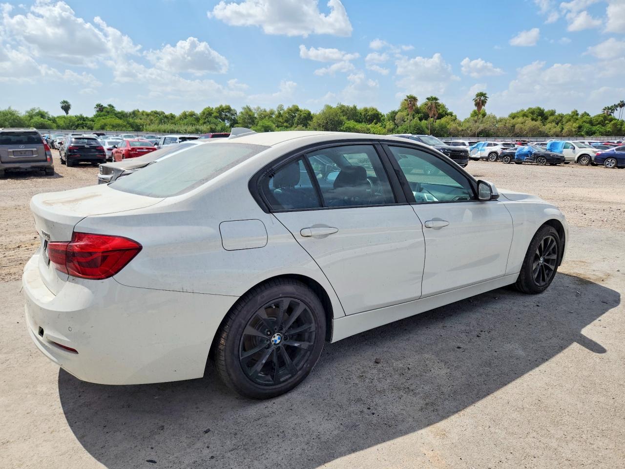 2017 BMW 320 I - Image 3