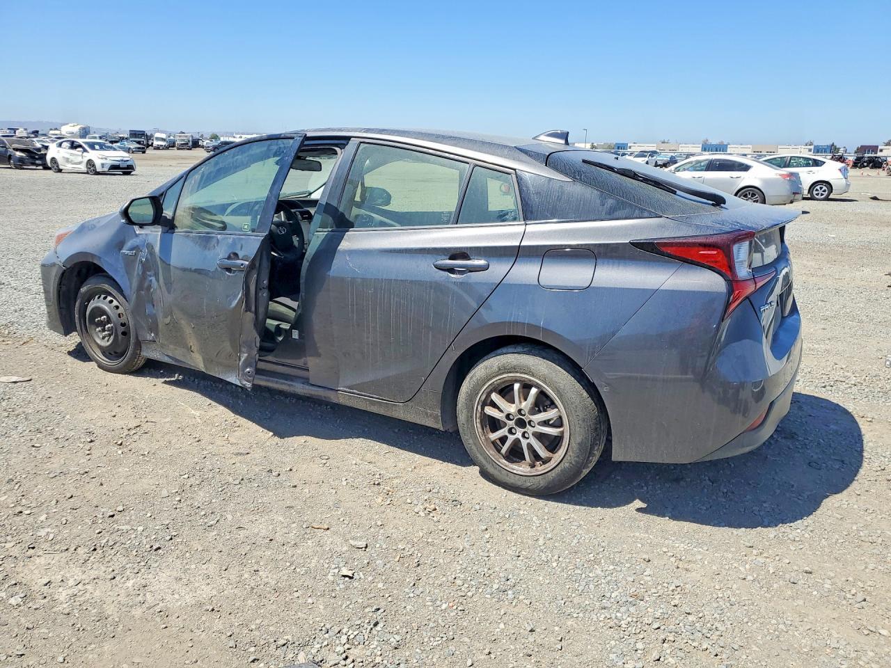2021 Toyota Prius Le - Фото 2