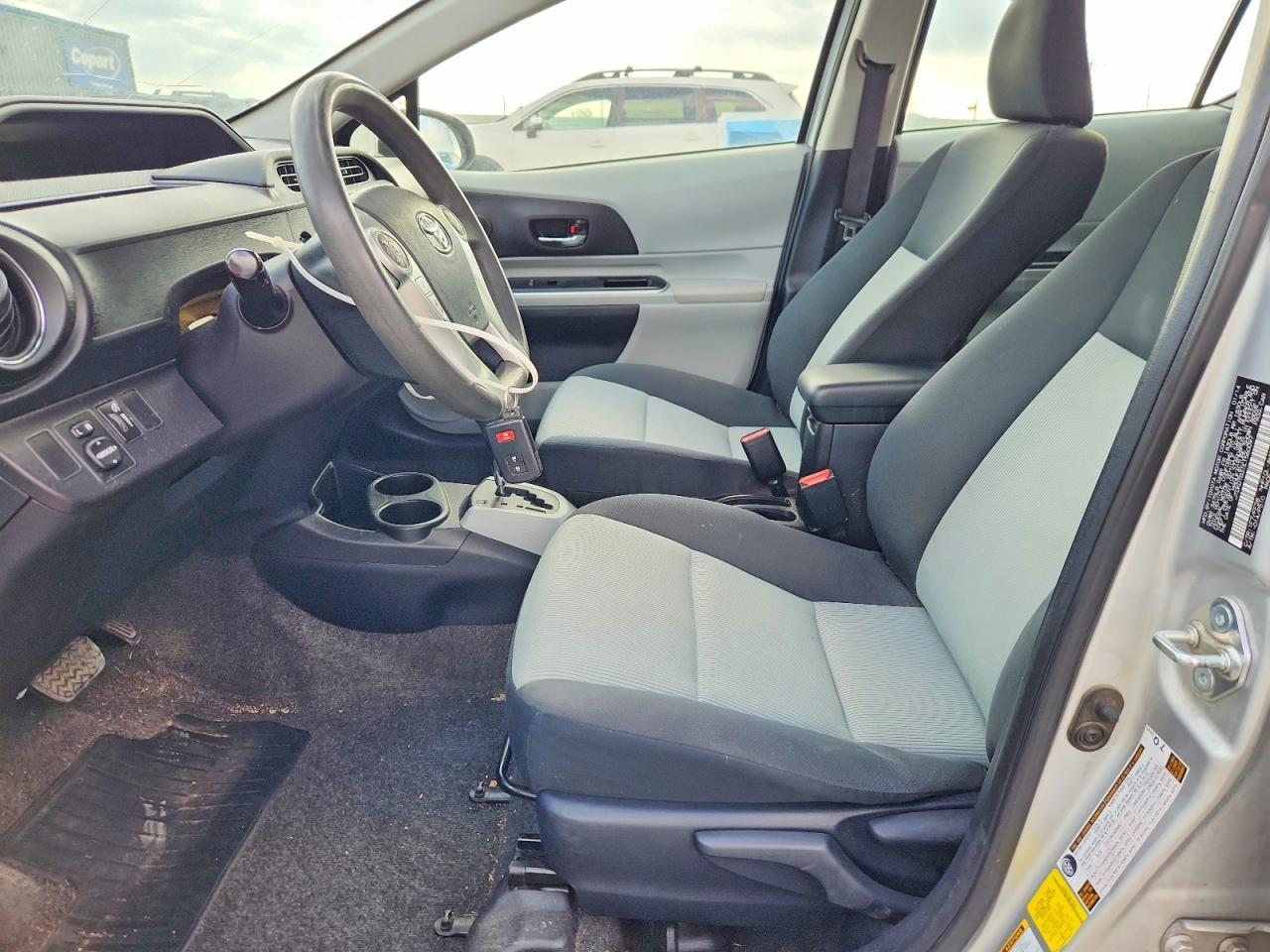 2014 Toyota Prius C Three - Фото 7