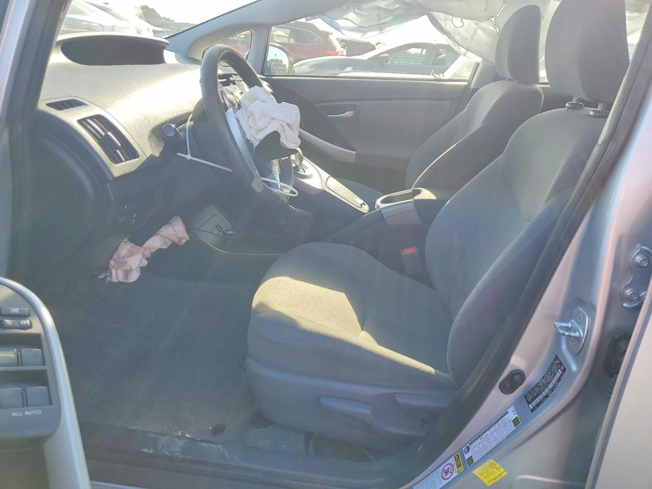 2014 Toyota Prius Two - Фото 7