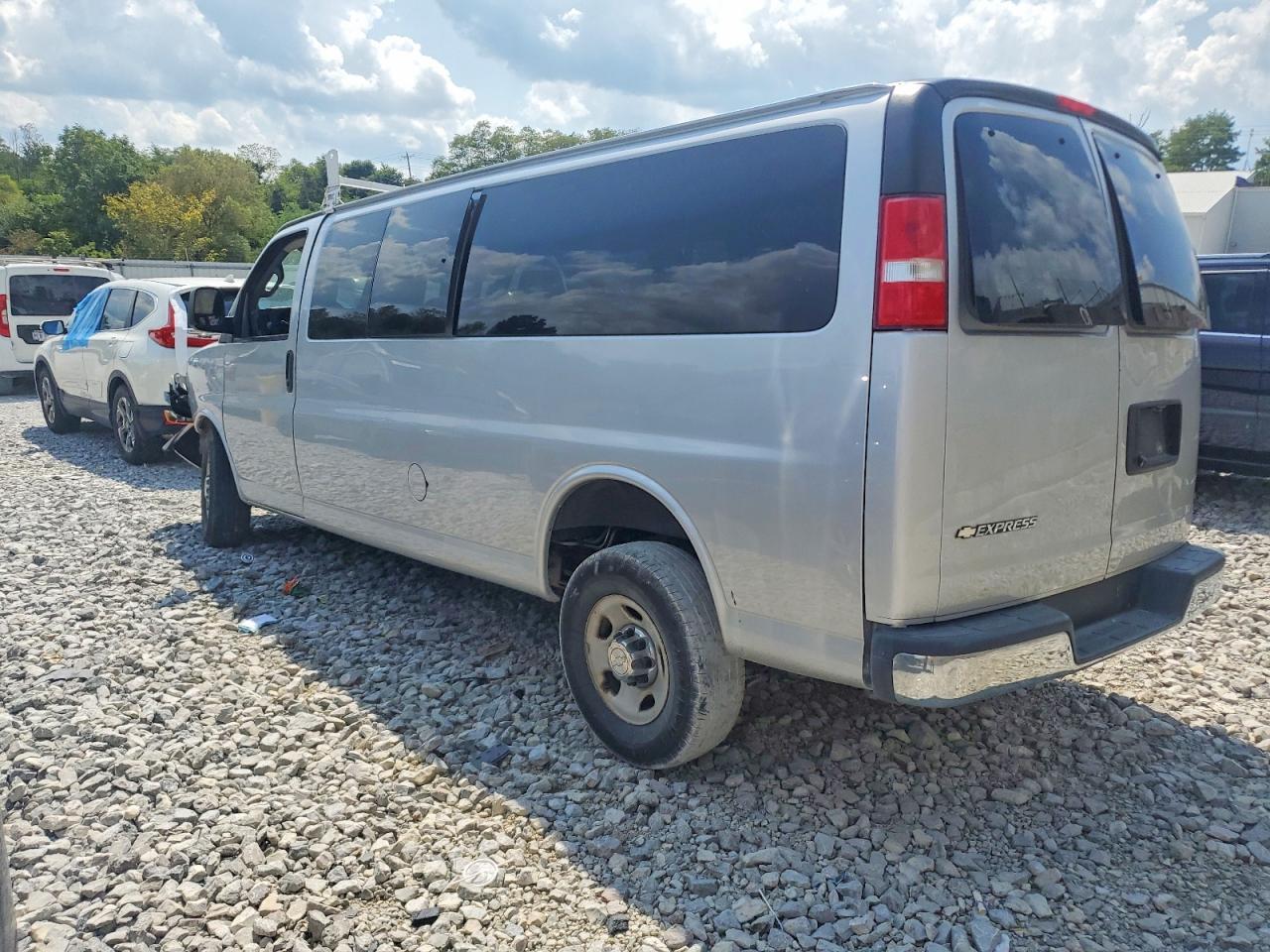 2020 Chevrolet Express G3500 Lt - Image 3