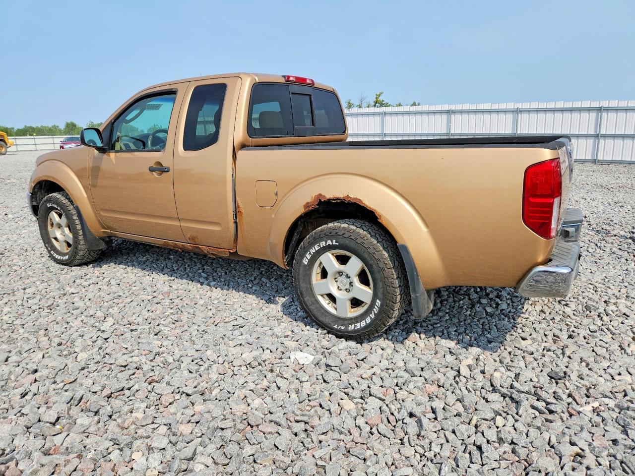 2005 Nissan Frontier Se - Фото 2