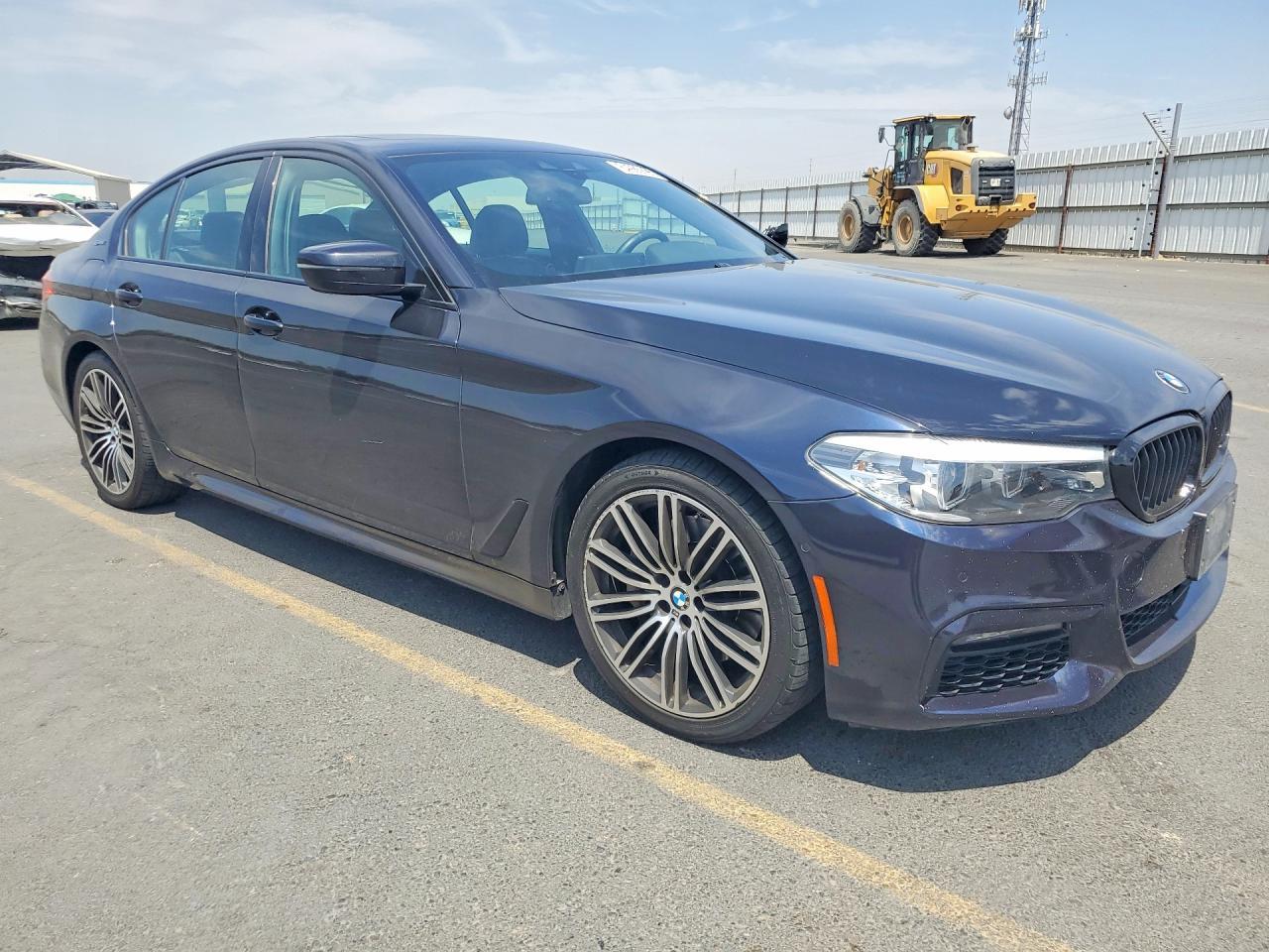 2019 BMW 530E - Фото 4