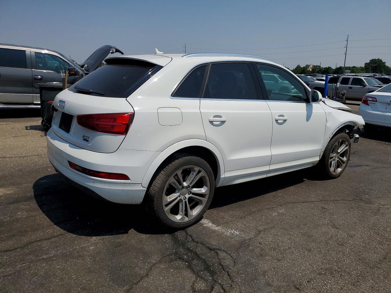 2016 Audi Q3 Prestige Quattro - Image 3