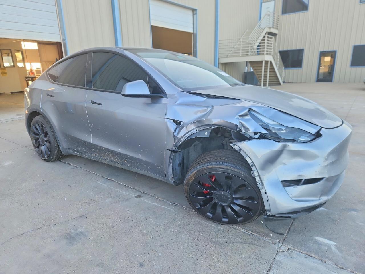 2024 Tesla Model Y - Фото 4