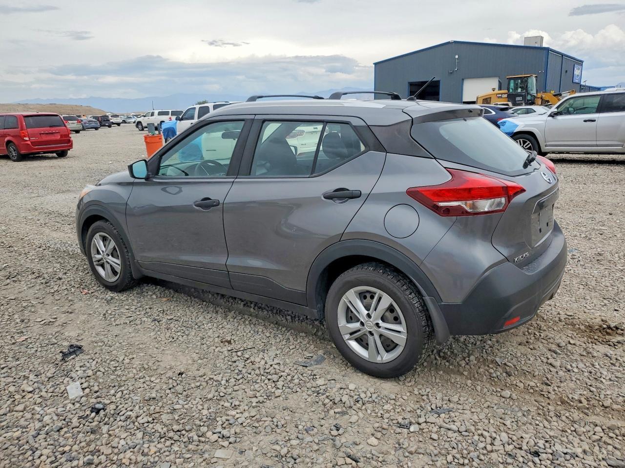 2019 Nissan Kicks S - Image 2