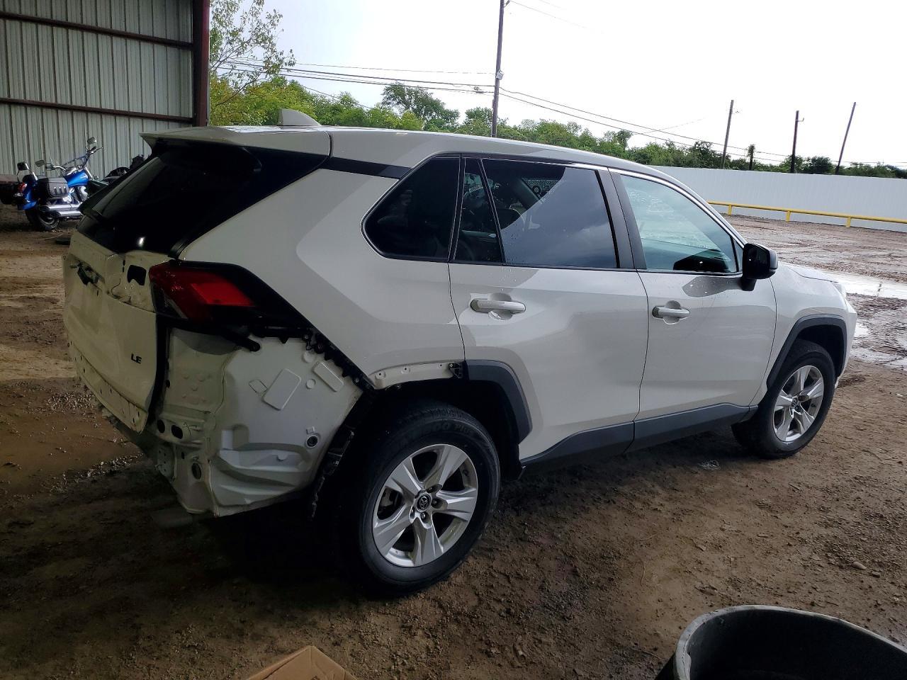 2023 Toyota Rav4 Le - Image 3
