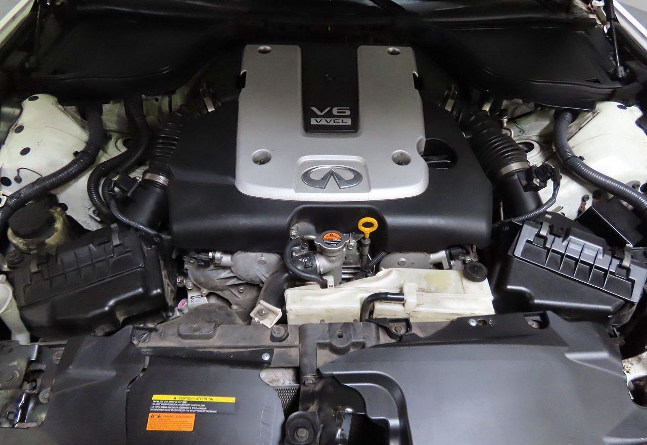 2015 Infiniti Q60 Coupe Journey - Image 7