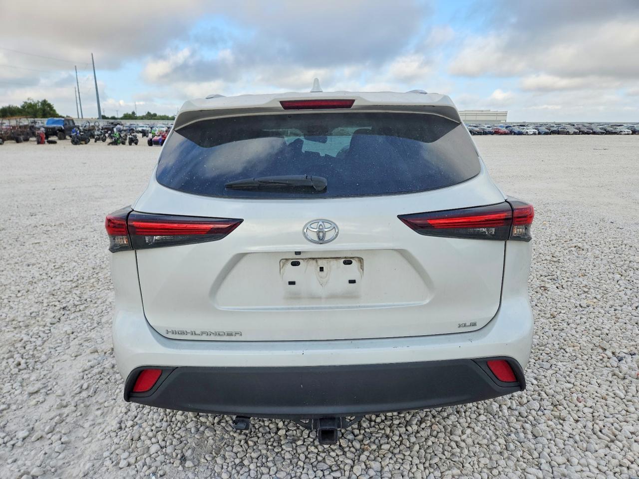 2024 Toyota Highlander Xle - Image 6