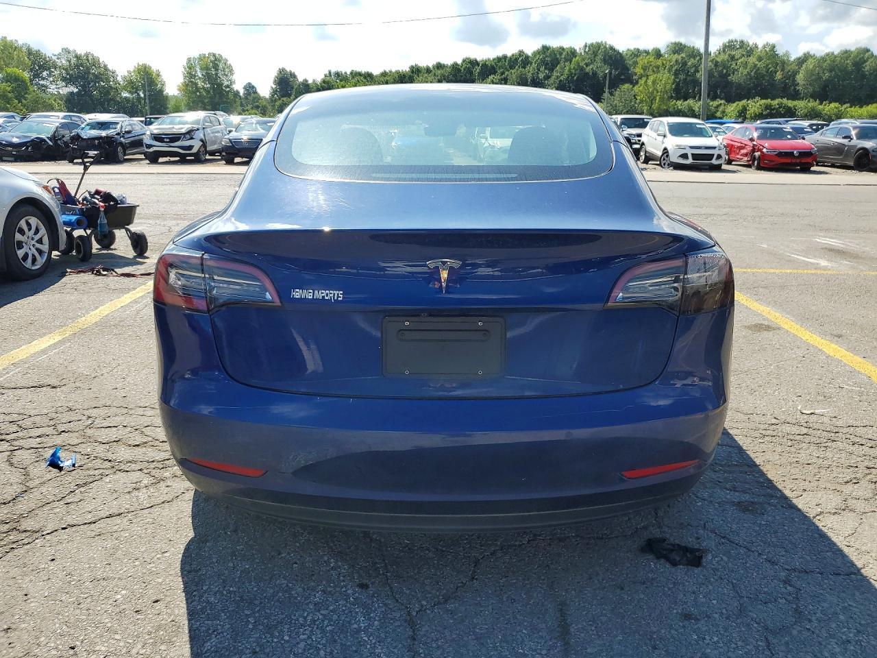 2022 Tesla Model 3 - Фото 6