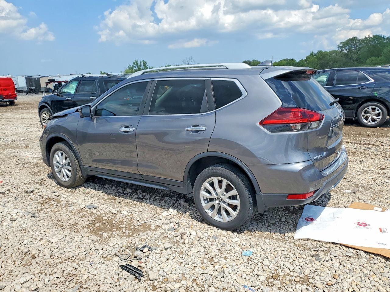 2019 Nissan Rogue Sv - Image 2