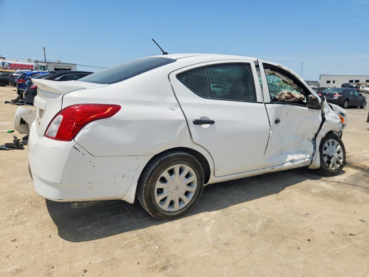 2018 Nissan Versa S Plus - Фото 3