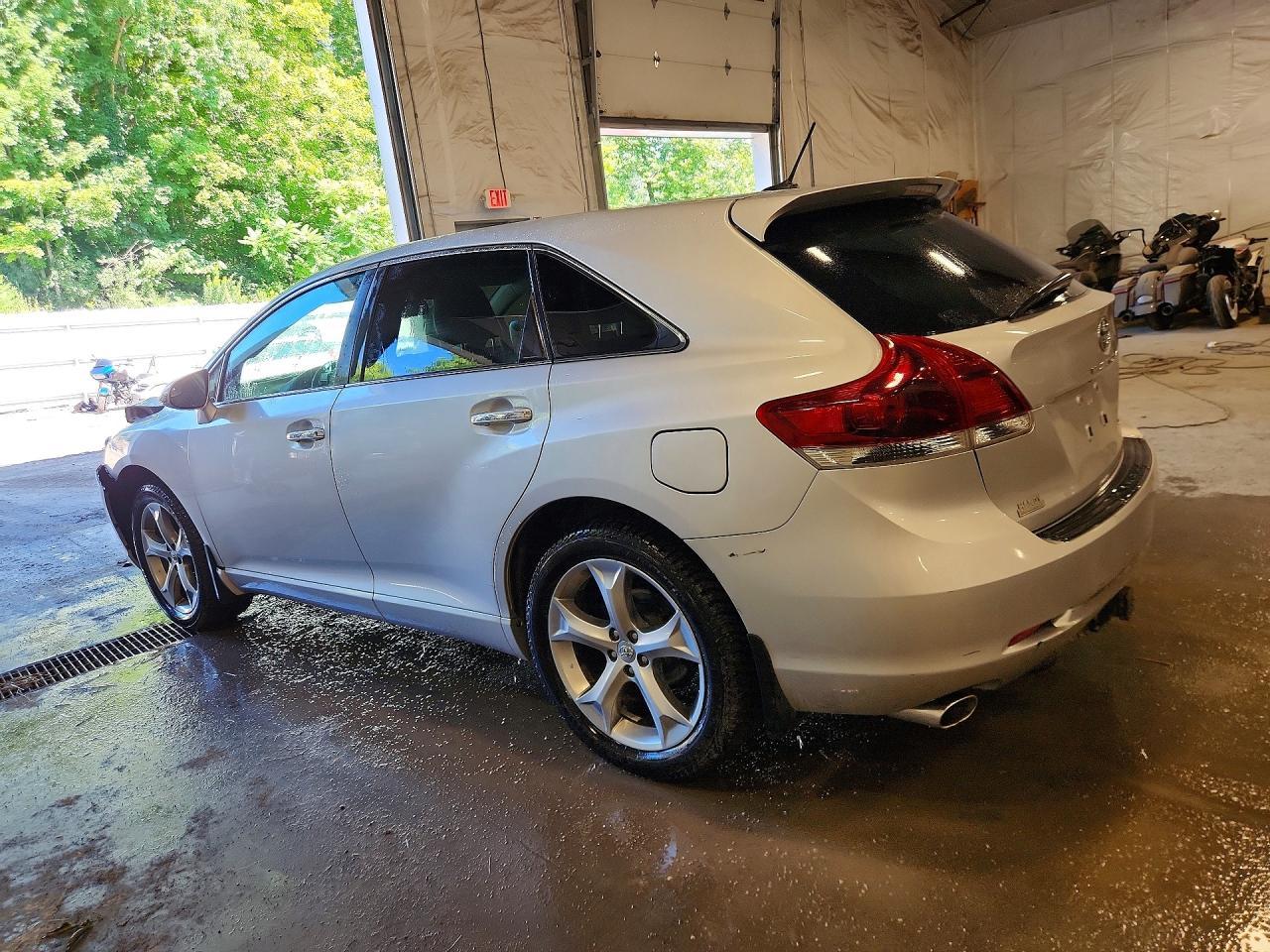 2013 Toyota Venza Xle - Image 2