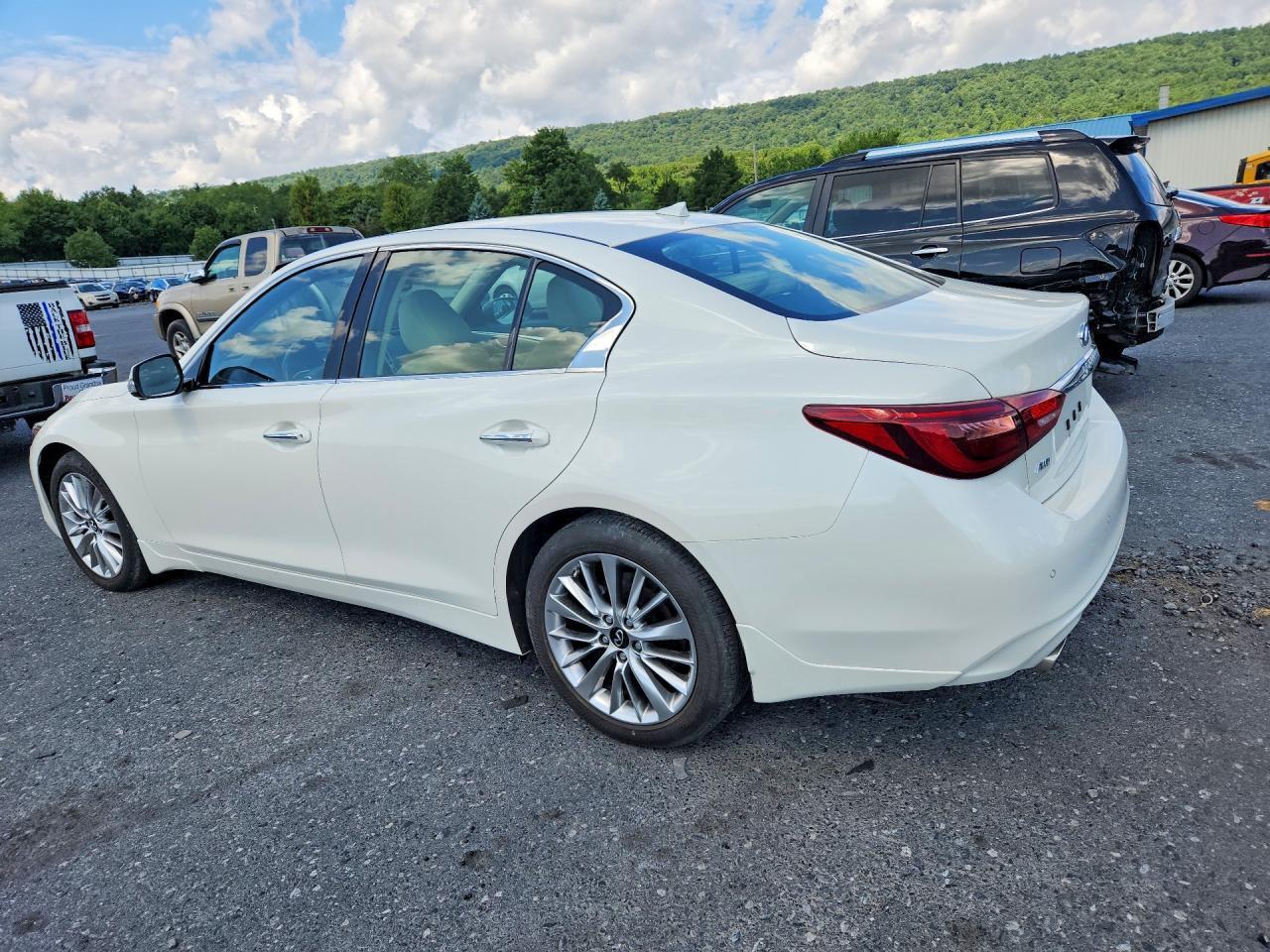 2021 Infiniti Q50 Luxe - Фото 2