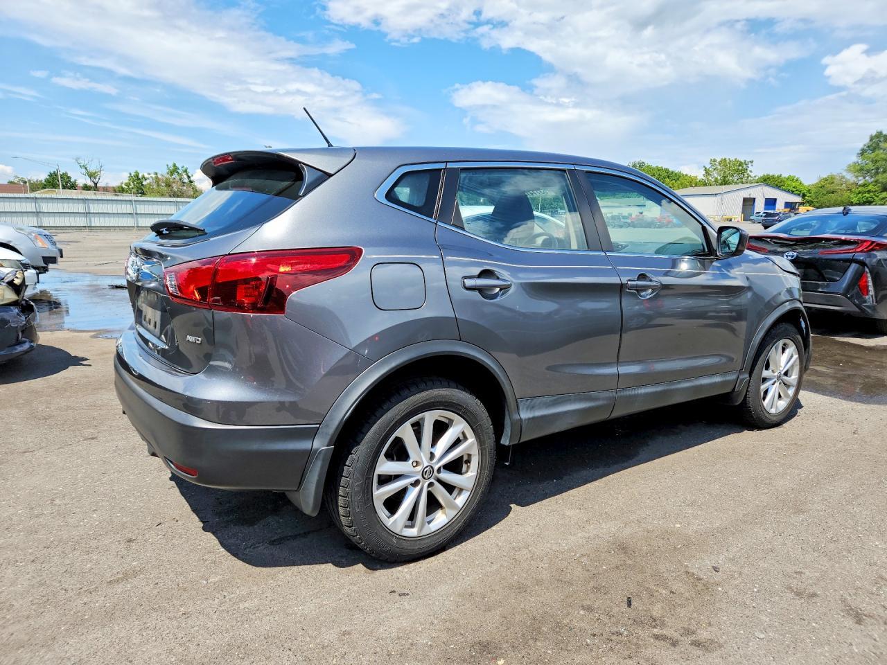 2019 Nissan Rogue Sport S - Фото 3