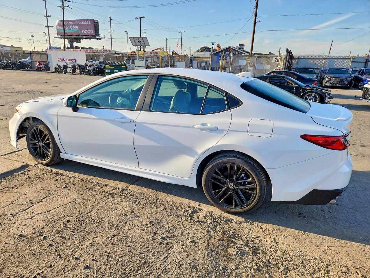 2026 Toyota Camry Se - Фото 2