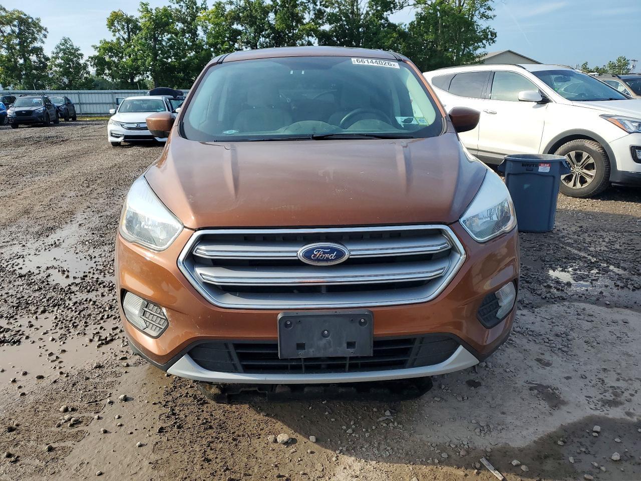 2017 Ford Escape Se - Фото 5
